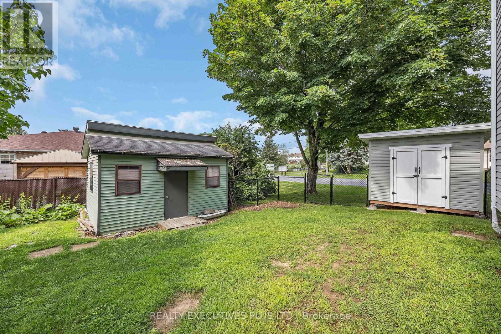 366 CHARRON STREET - Image 30