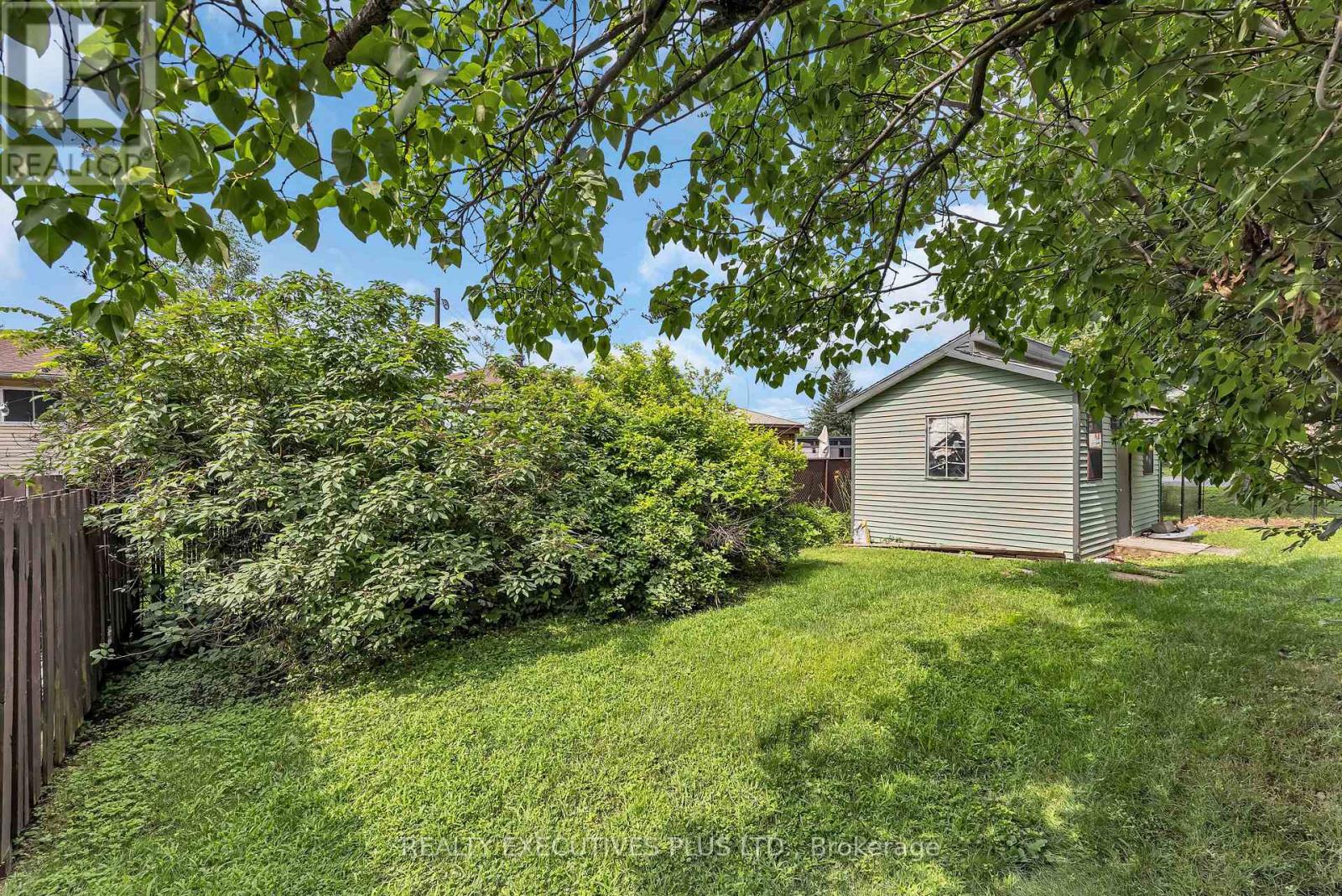 366 CHARRON STREET - Image 32