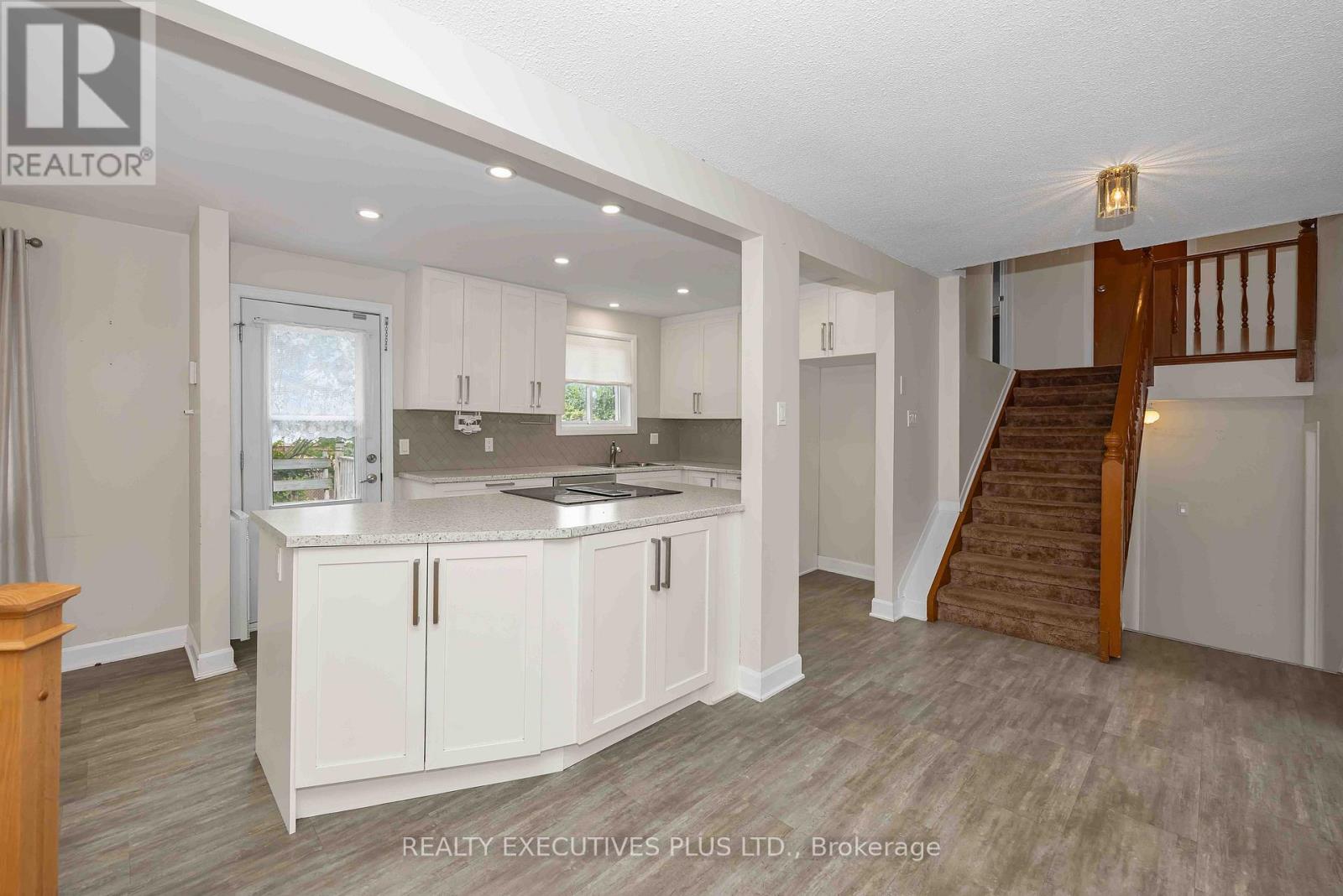366 CHARRON STREET - Image 8
