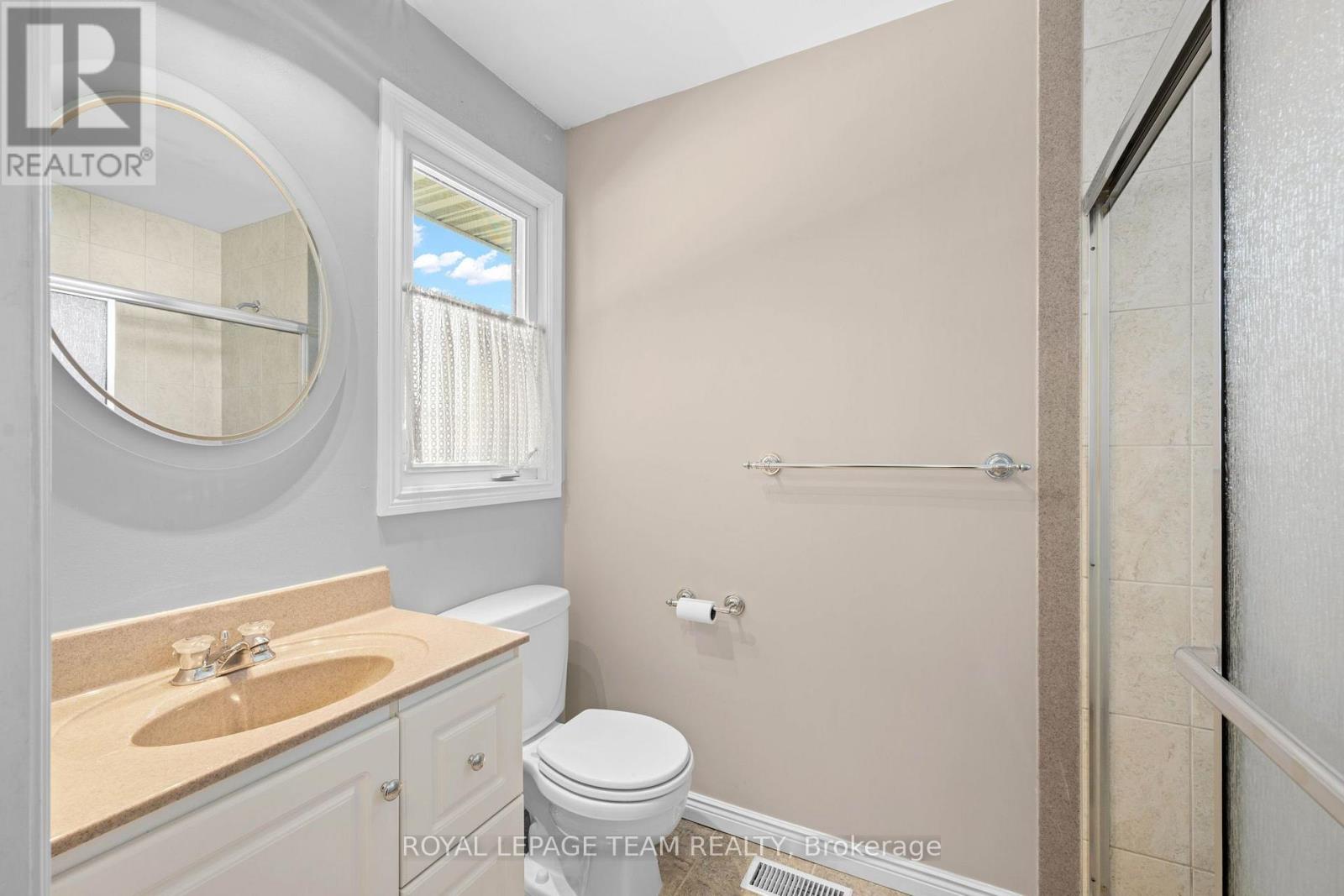 4 Bed, 4 Bath House for Sale in Ottawa – 22 MARKHAM AVENUE, Ottawa – MLS# X13633064 - Image 32