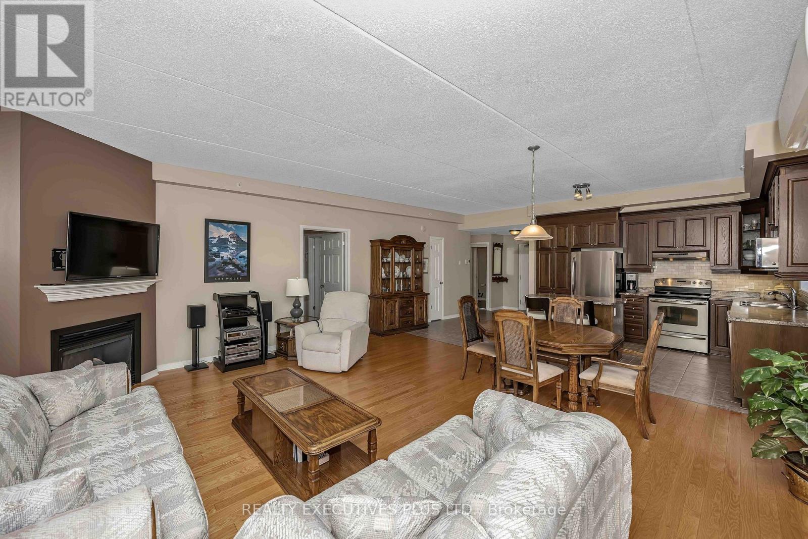 #103 2376 ALBERT STREET - 14