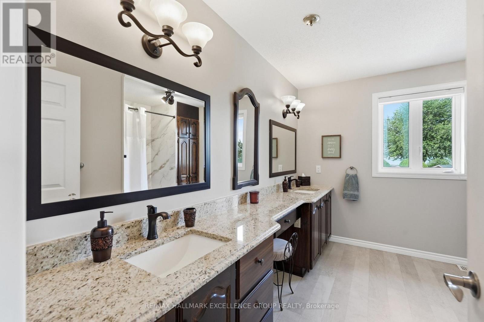2570 WOODS STREET - Image 25
