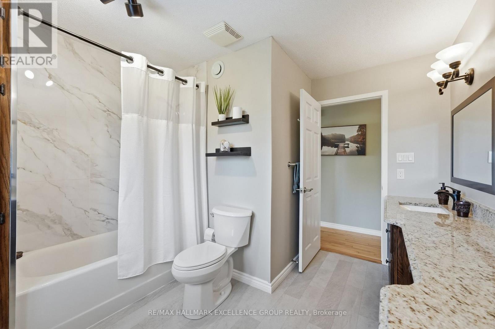 2570 WOODS STREET - Image 27