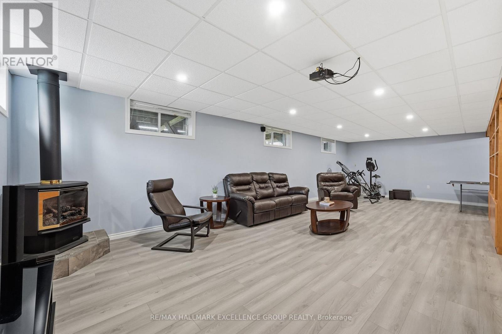 2570 WOODS STREET - Image 29