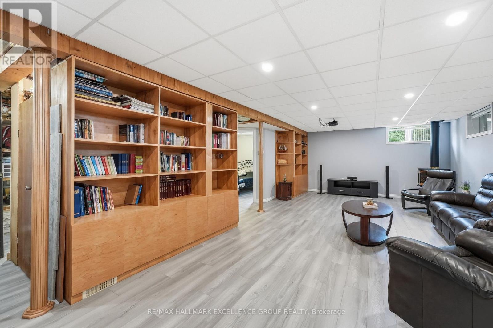 2570 WOODS STREET - Image 30