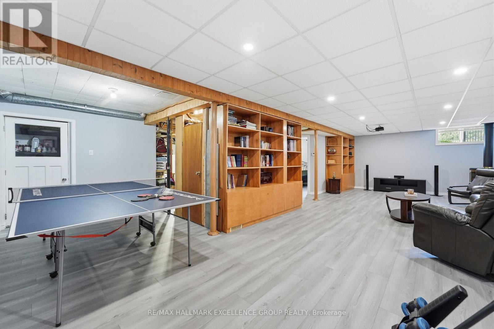 2570 WOODS STREET - Image 32