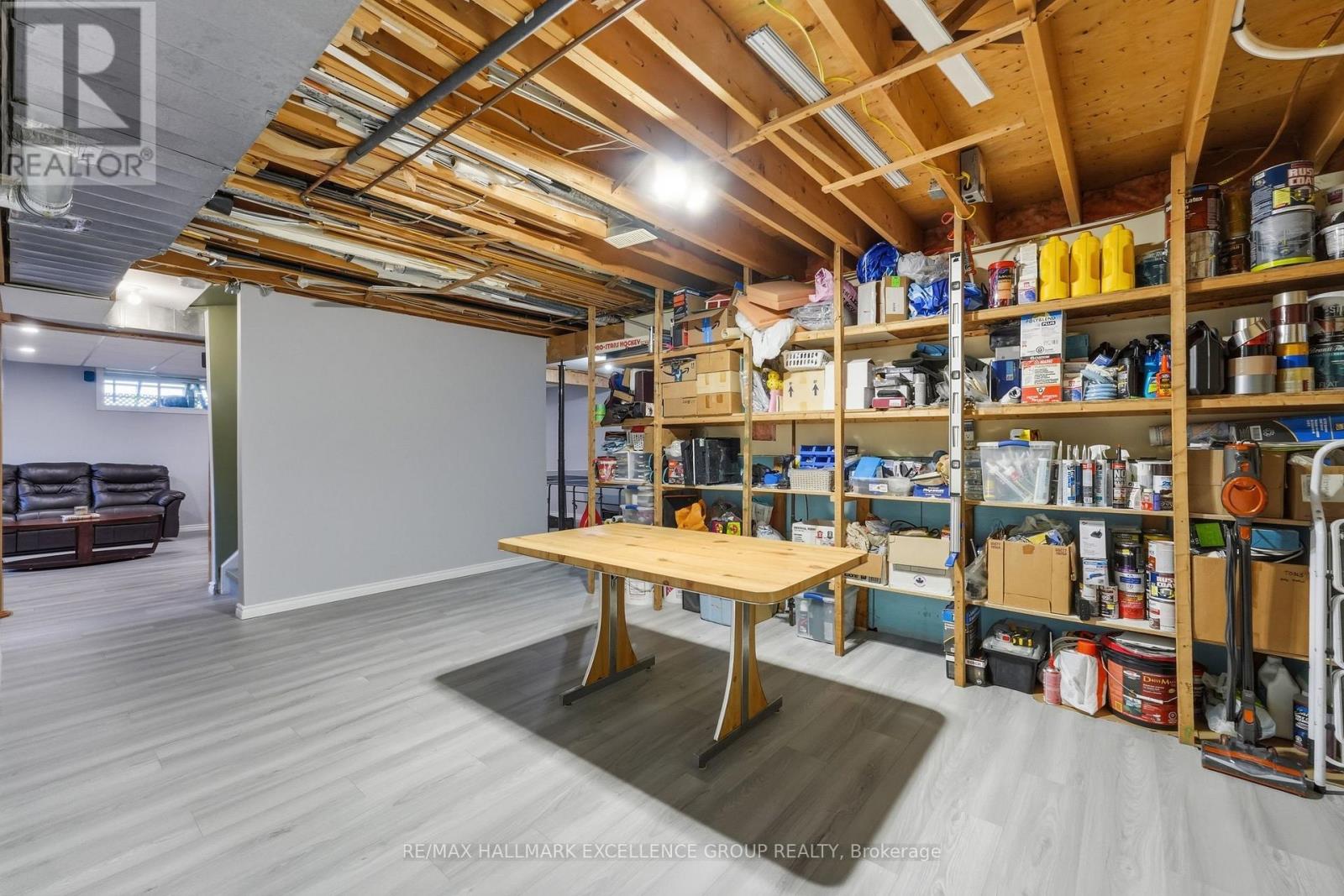 2570 WOODS STREET - Image 36