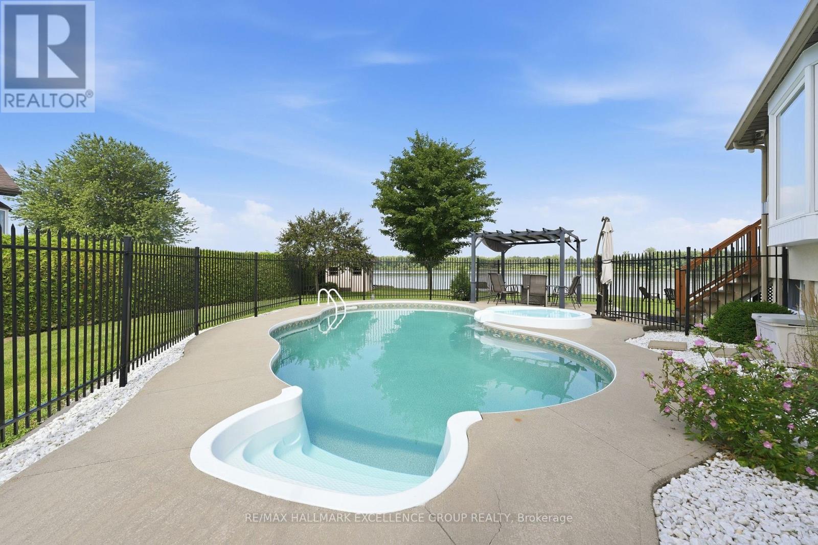 2570 WOODS STREET - Image 39