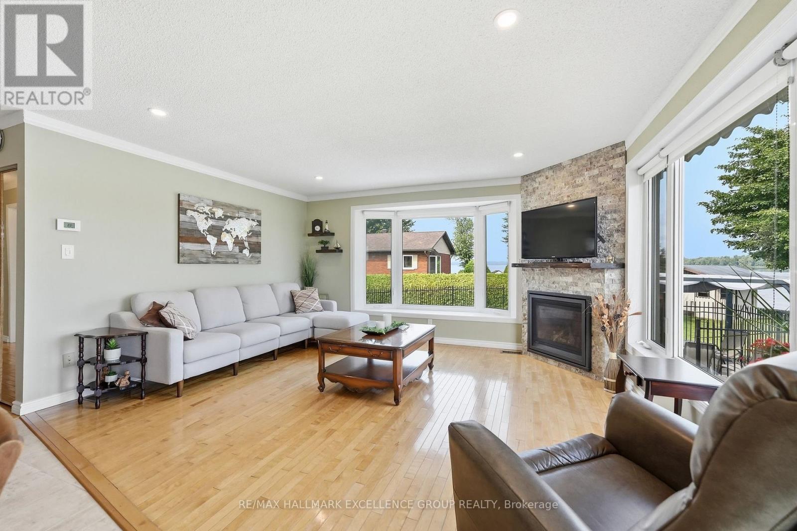 2570 WOODS STREET - Image 8