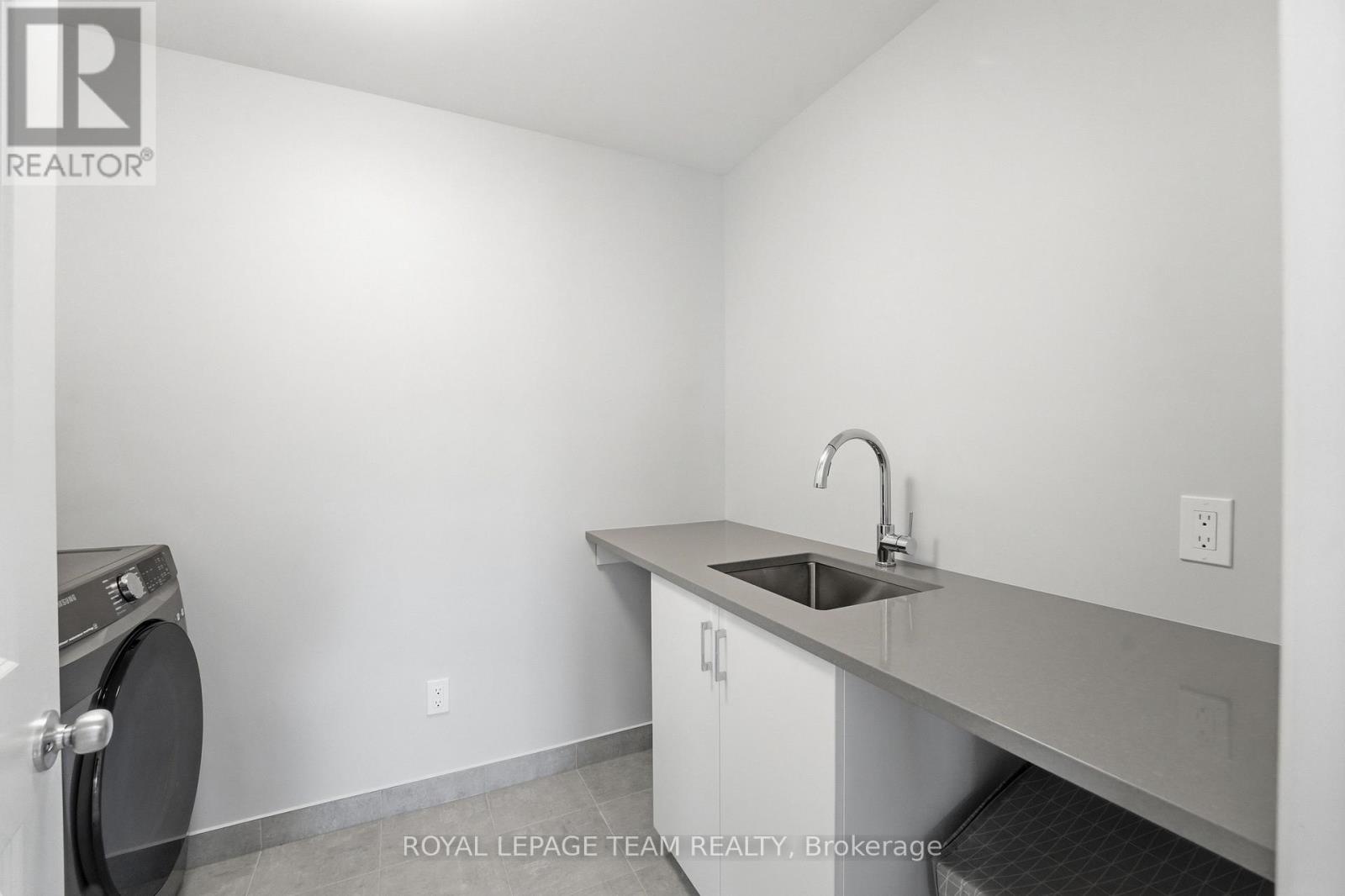 3 Bed, 3 Bath House for Sale in Ottawa – 715 MAVERICK CRESCENT, Ottawa – MLS# X13633216 - Image 31