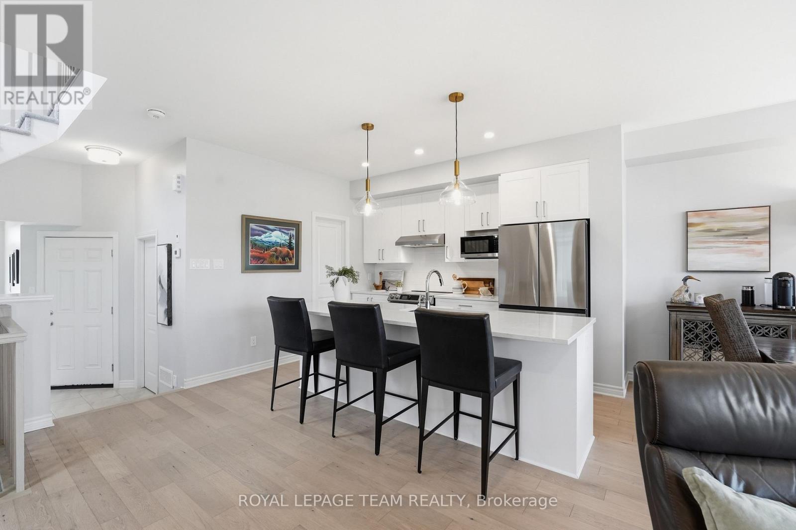3 Bed, 3 Bath House for Sale in Ottawa – 715 MAVERICK CRESCENT, Ottawa – MLS# X13633216 - Image 7