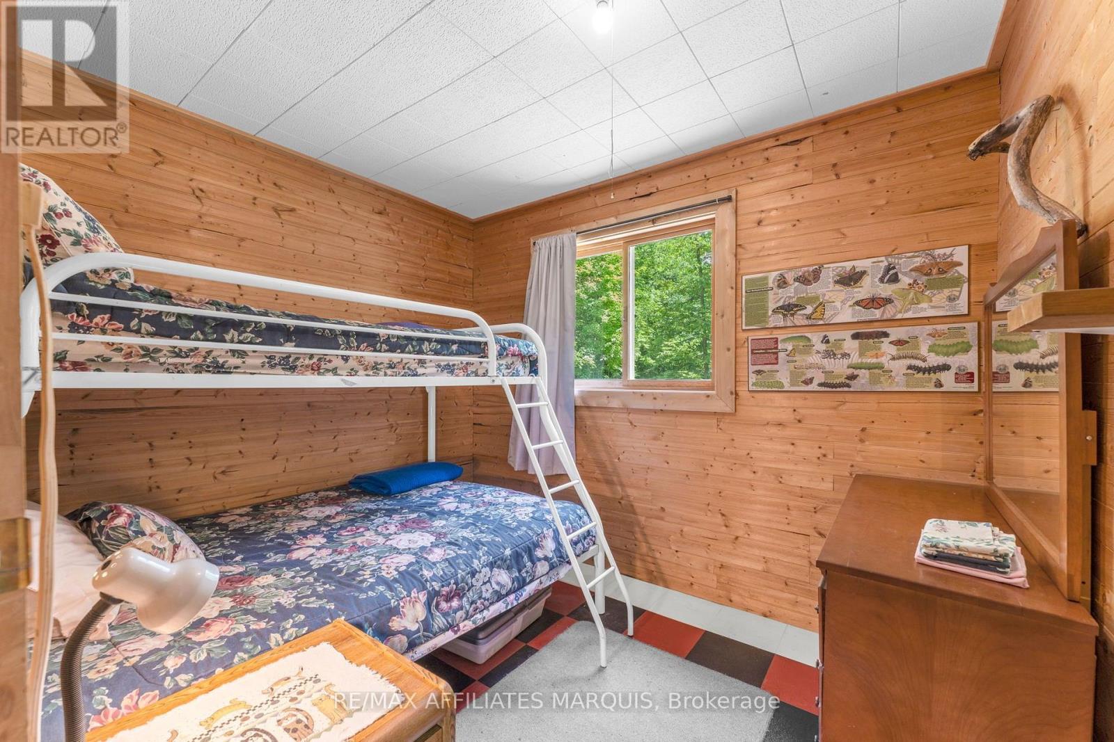 1015 PENYCK  LAKE LANE - Image 18