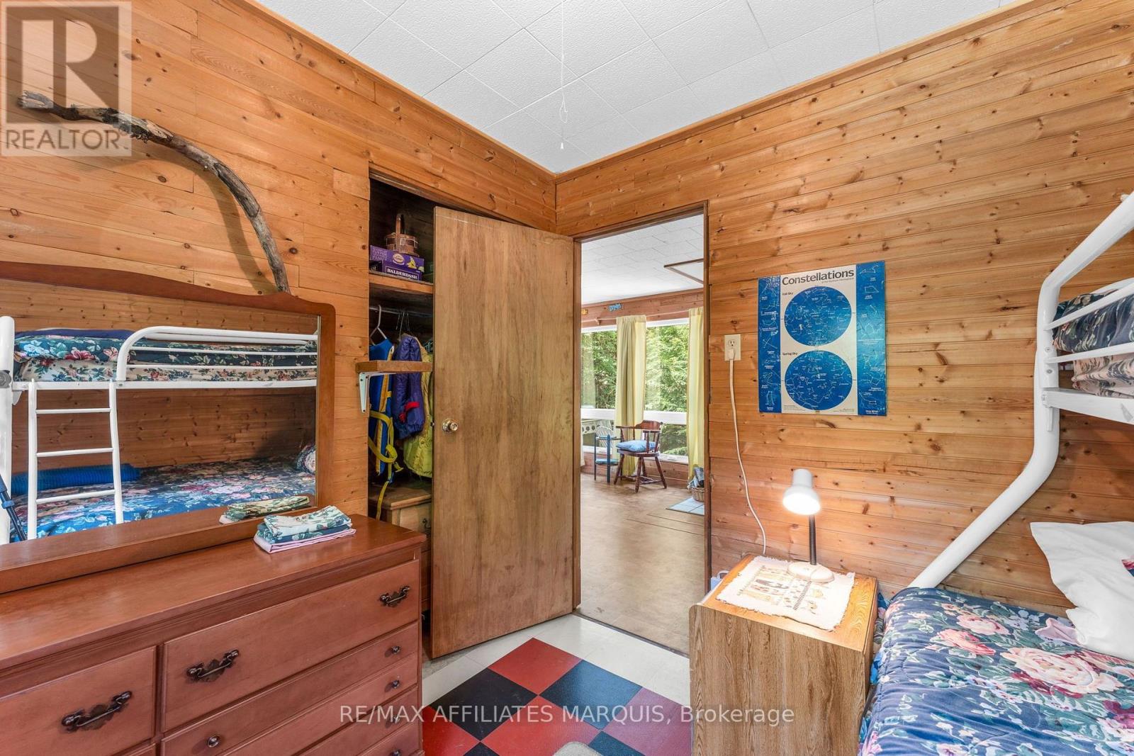 1015 PENYCK  LAKE LANE - Image 19