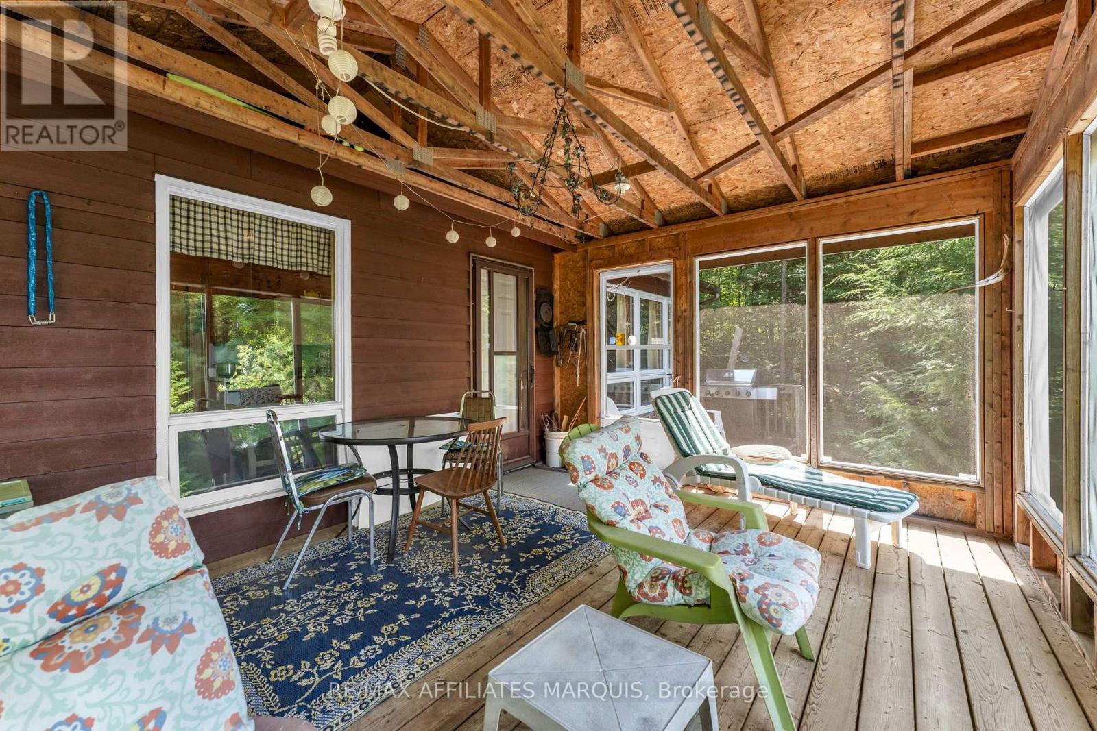 1015 PENYCK  LAKE LANE - Image 22