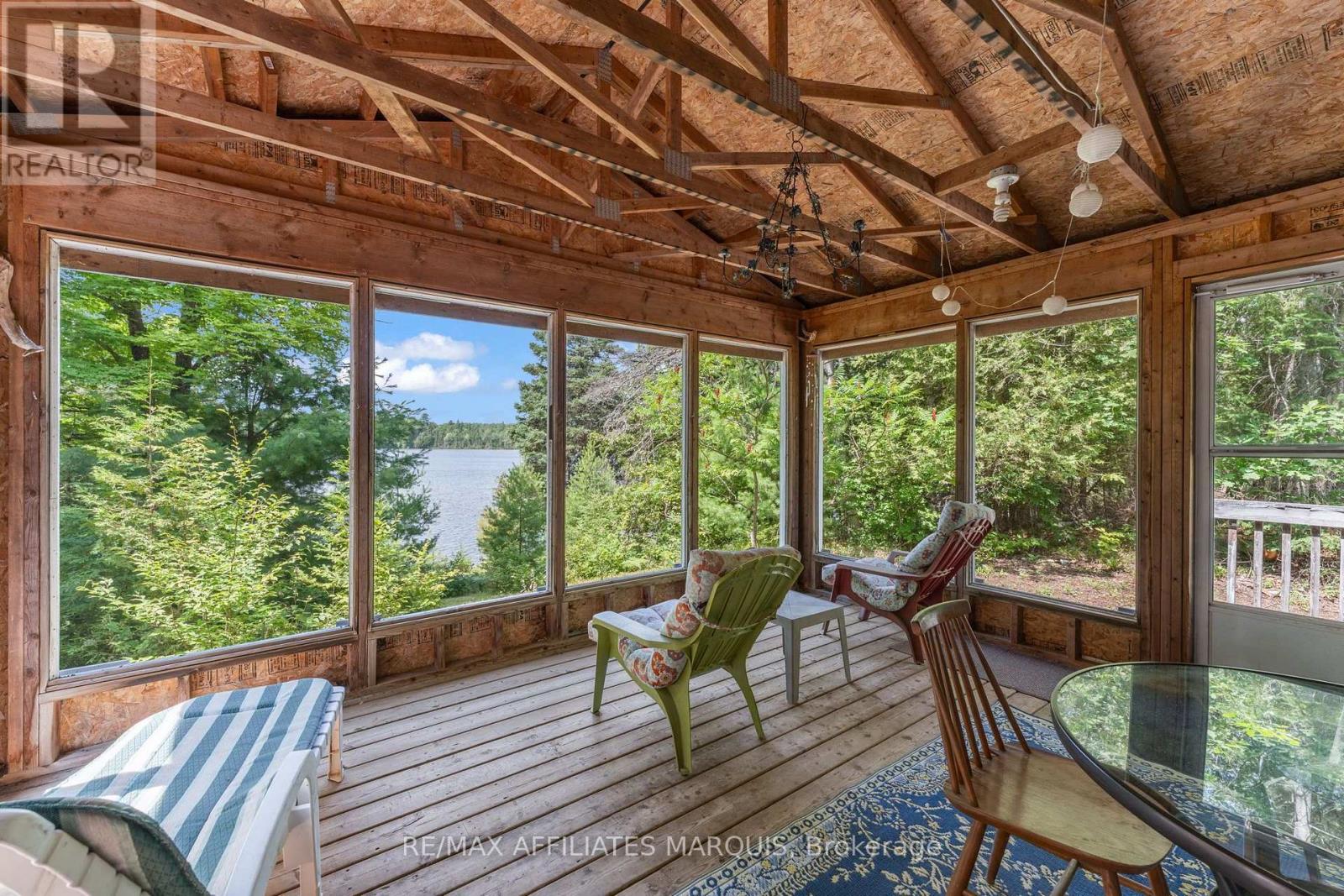 1015 PENYCK  LAKE LANE - Image 24
