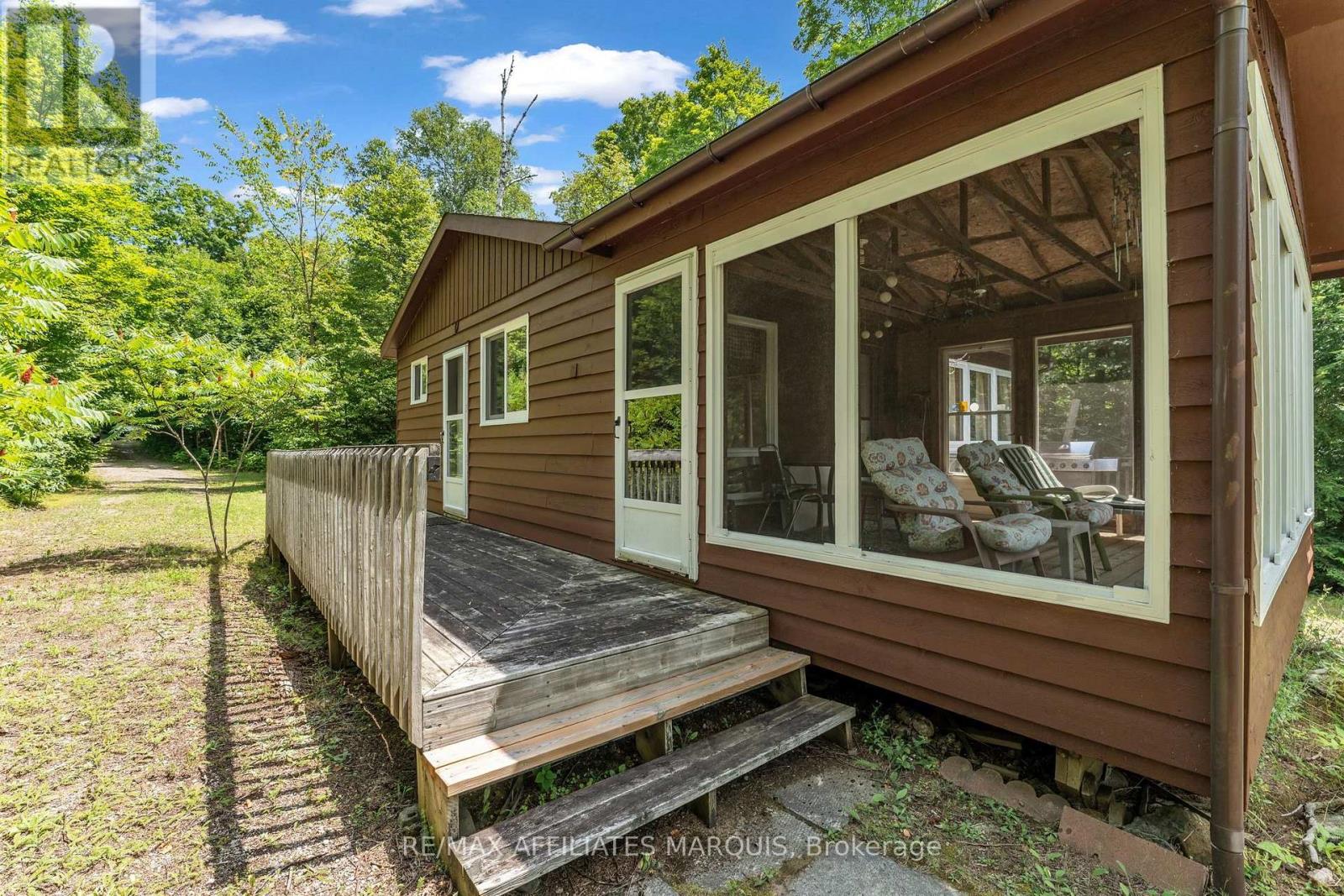 1015 PENYCK  LAKE LANE - Image 27