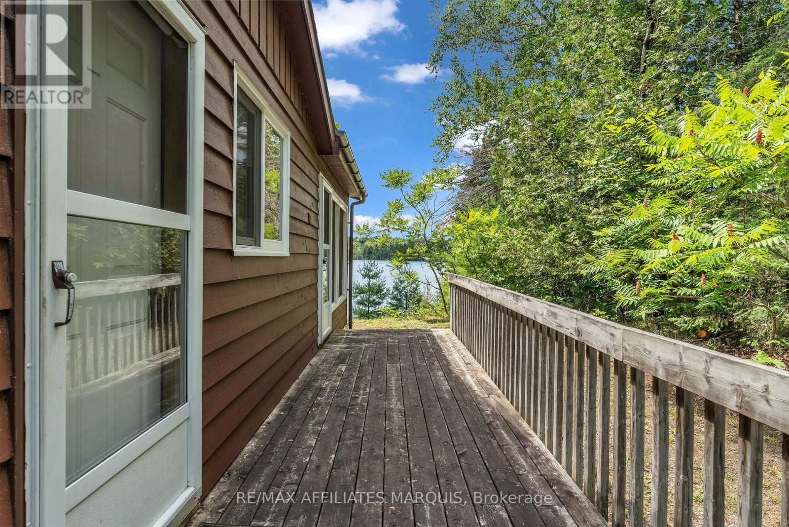1015 PENYCK  LAKE LANE - Image 28