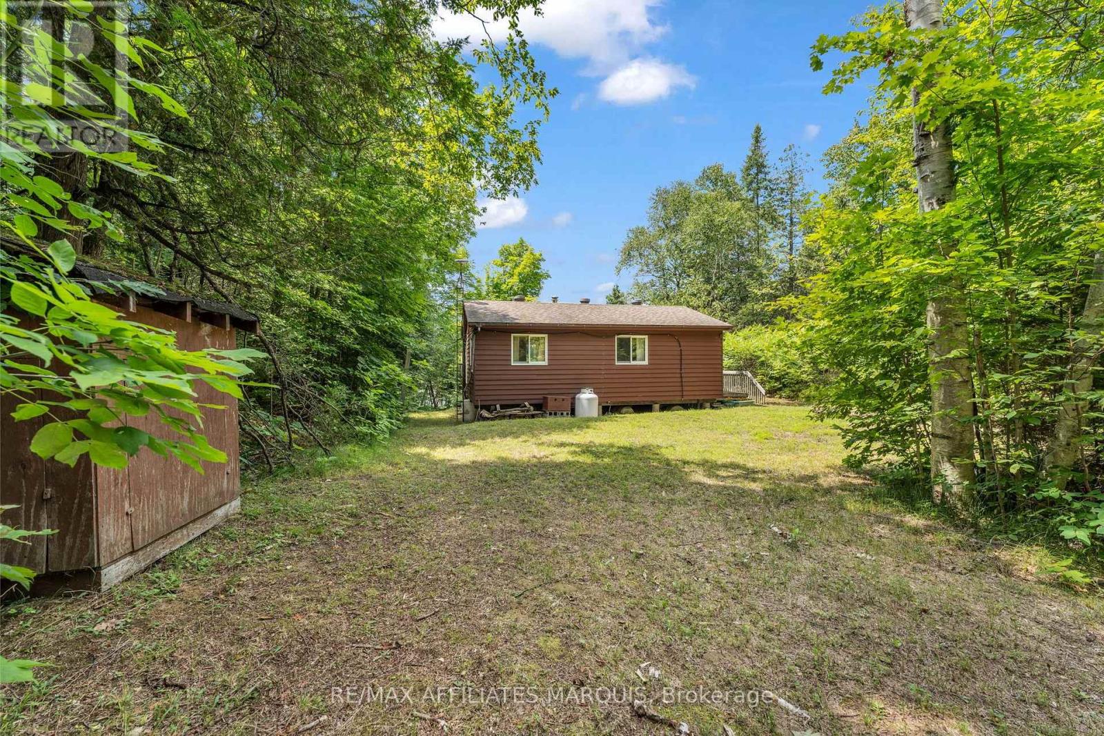 1015 PENYCK  LAKE LANE - Image 41