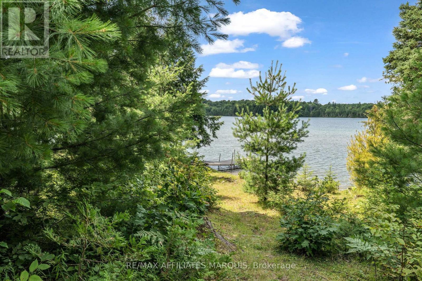 1015 PENYCK  LAKE LANE - Image 43