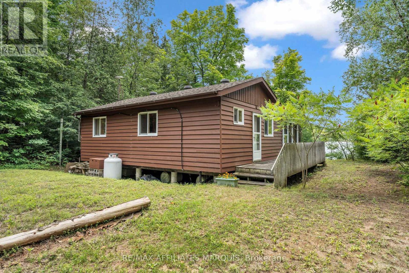 1015 PENYCK  LAKE LANE - Image 6