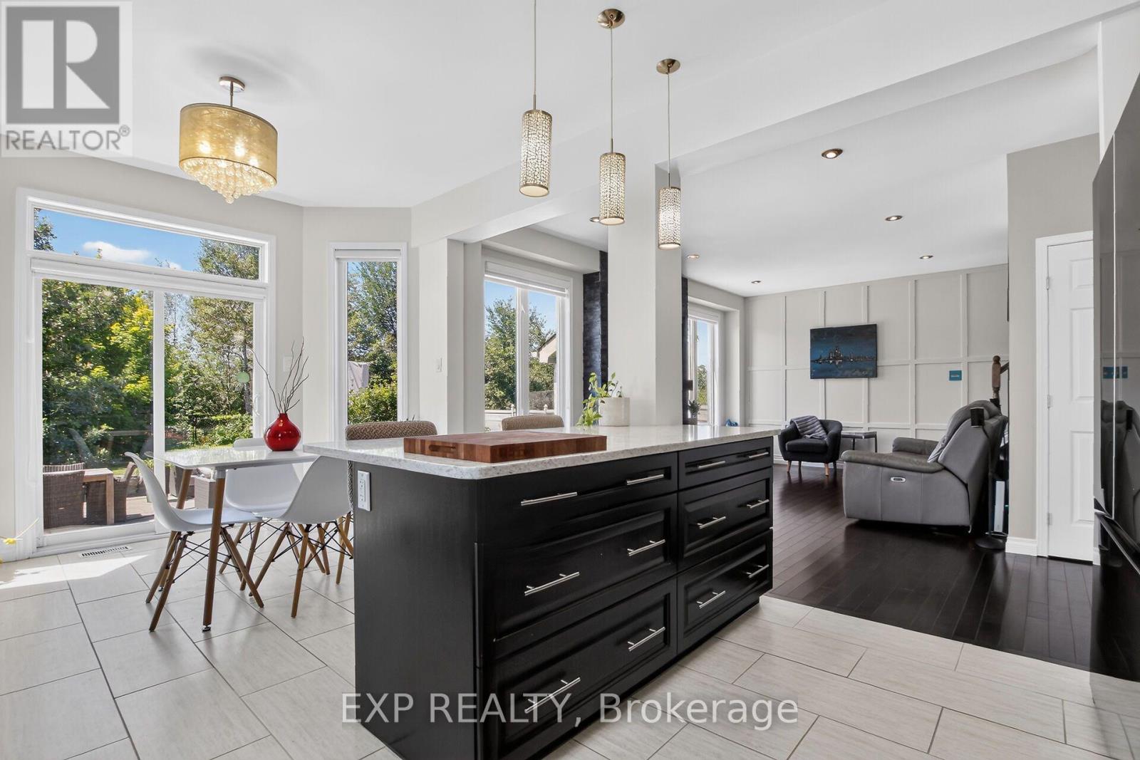 36 WHITE TAIL DRIVE - Image 10
