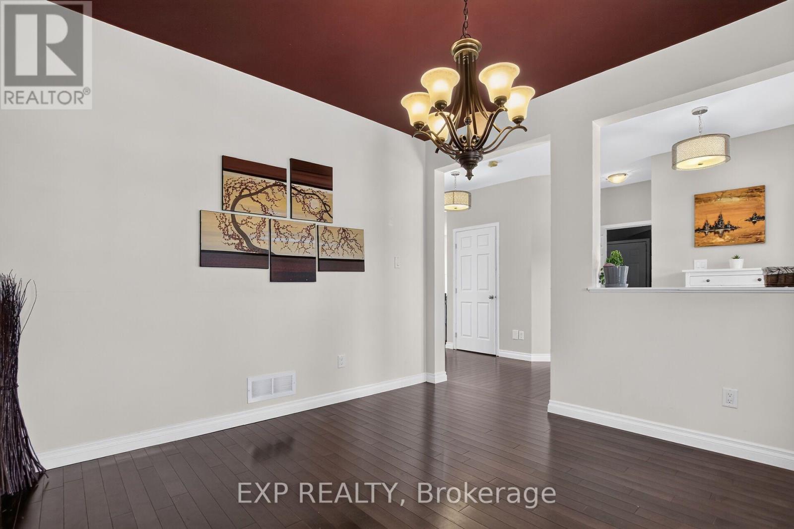 36 WHITE TAIL DRIVE - Image 7