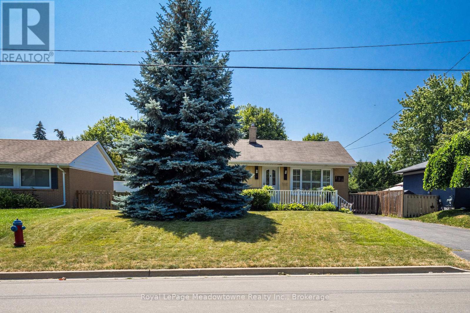 228 BELL STREET - 2