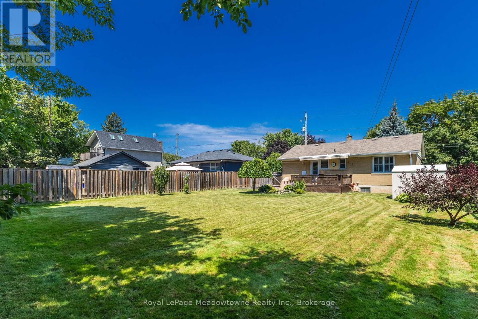 228 BELL STREET - 33