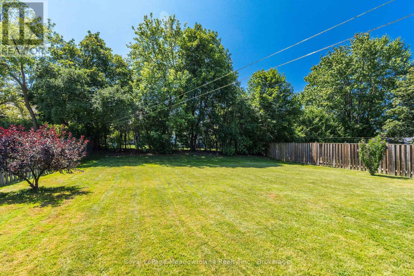 228 BELL STREET - 34
