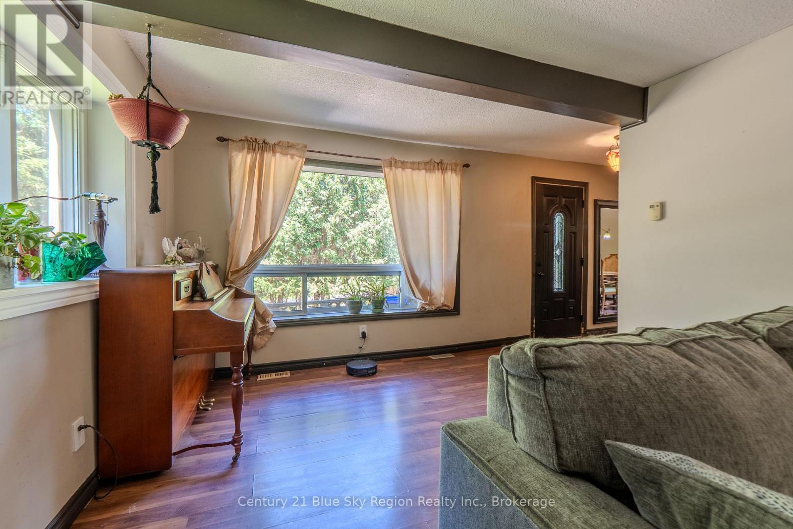 129 MOUNTAIN ROAD - Image 12
