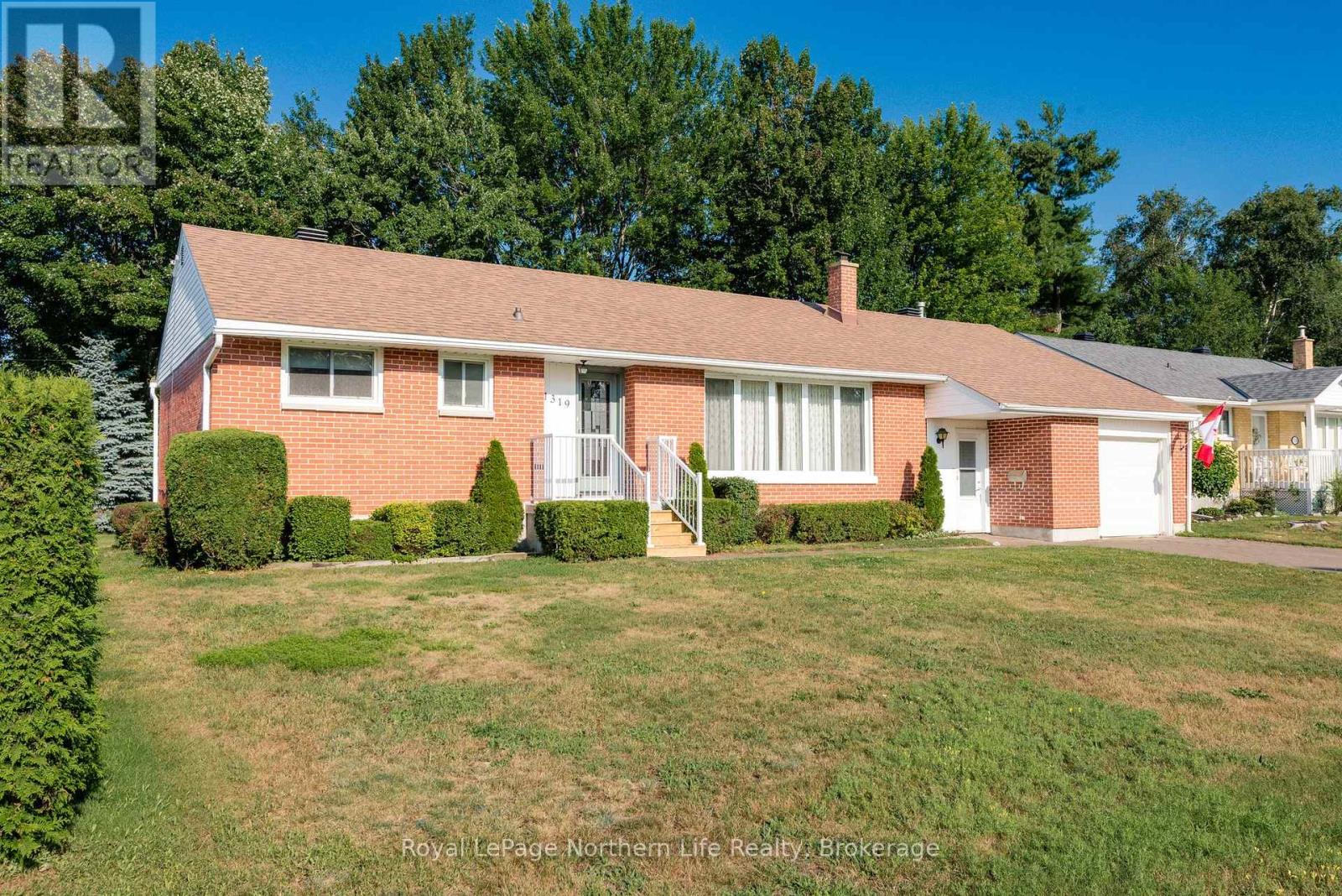 1319 CLARENCE STREET - 1