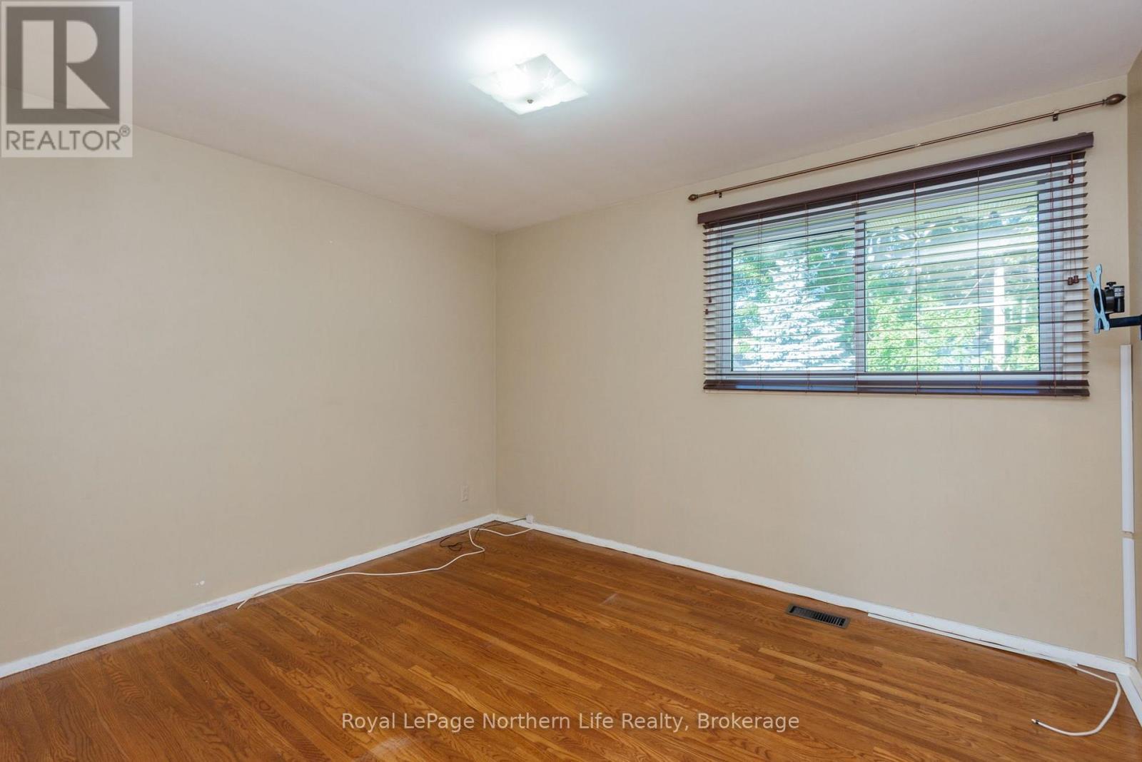 1319 CLARENCE STREET - Image 24