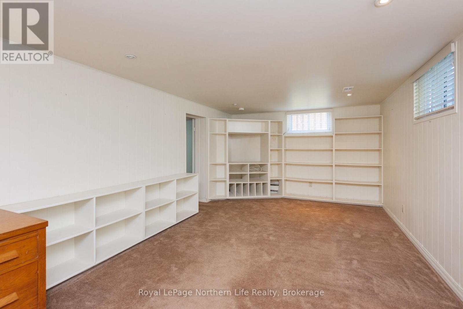 1319 CLARENCE STREET - Image 32