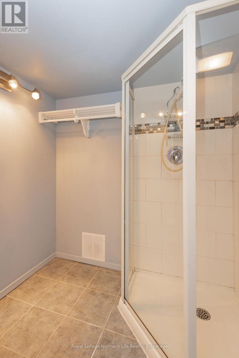 1319 CLARENCE STREET - Image 37