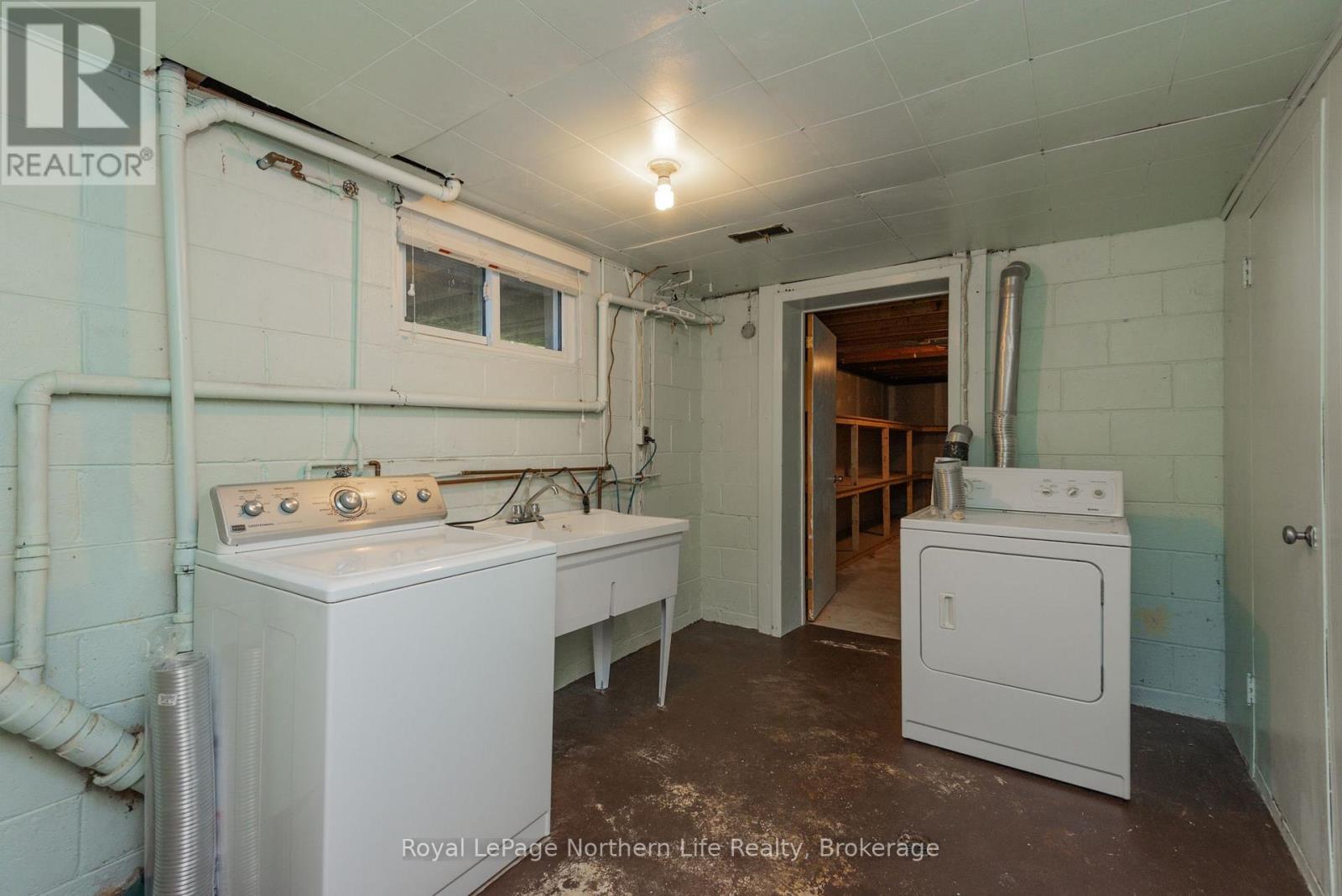 1319 CLARENCE STREET - Image 38