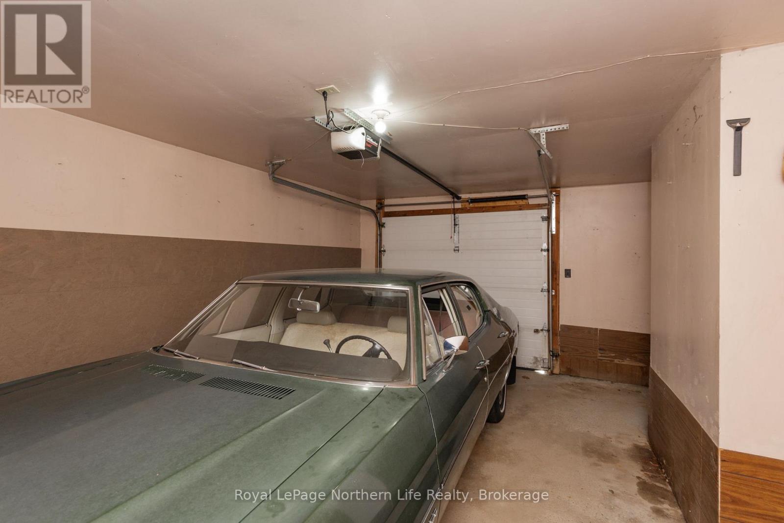 1319 CLARENCE STREET - Image 42