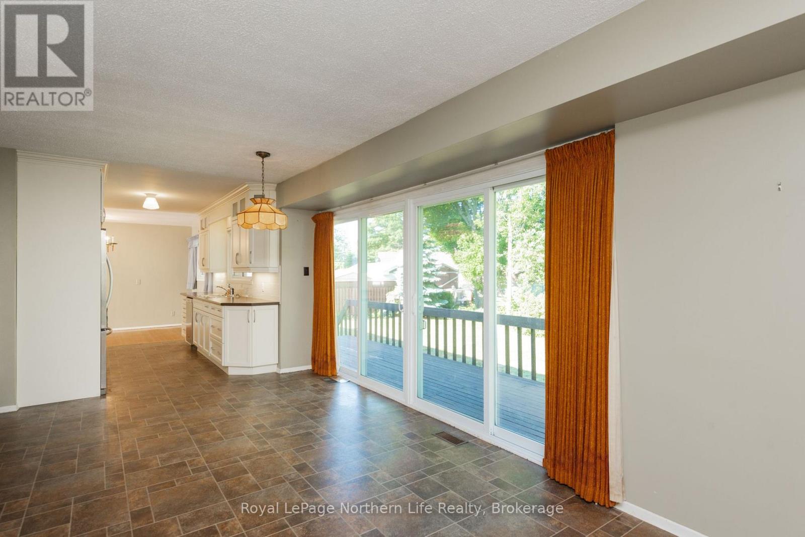 1319 CLARENCE STREET - Image 8