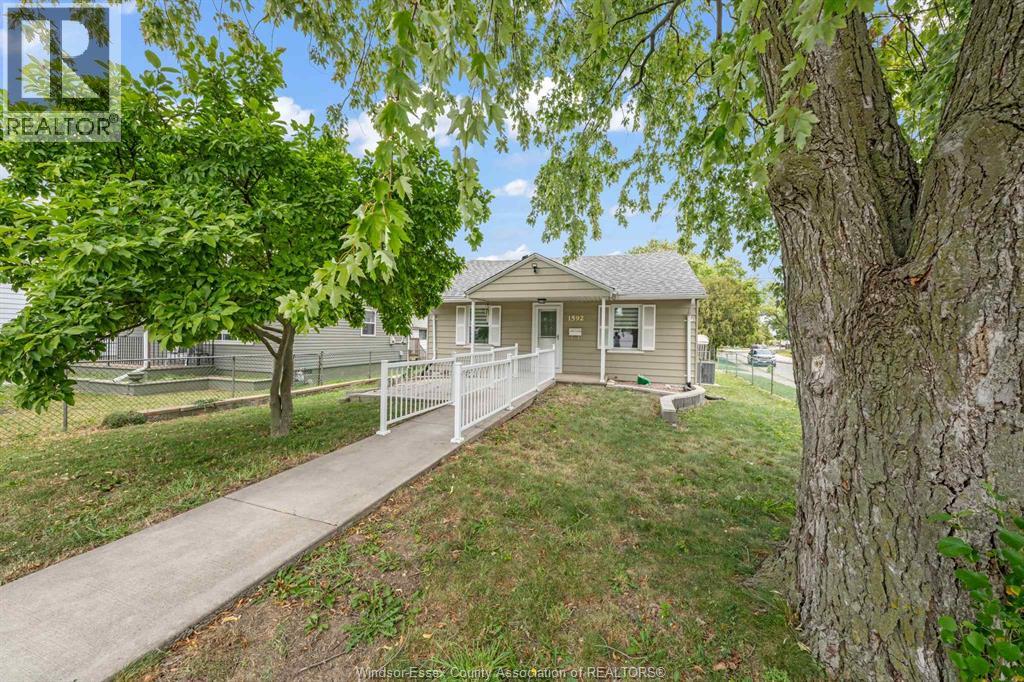 1592 Prince ROAD - 1