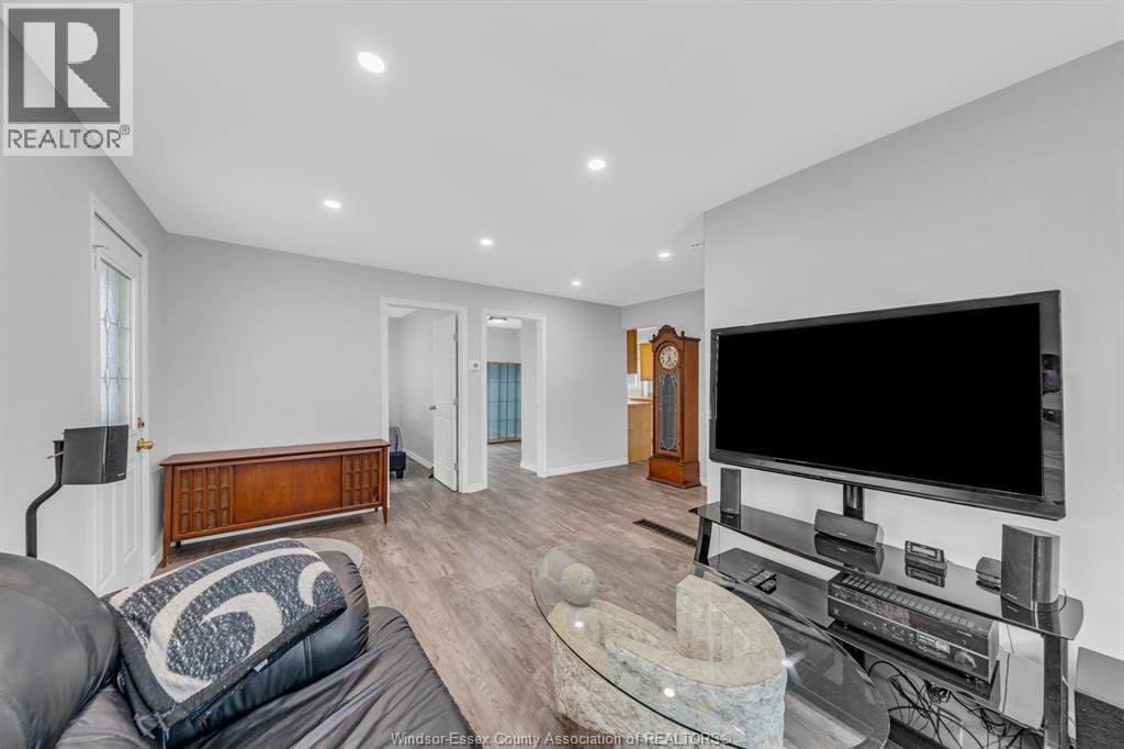1592 Prince ROAD - Image 8