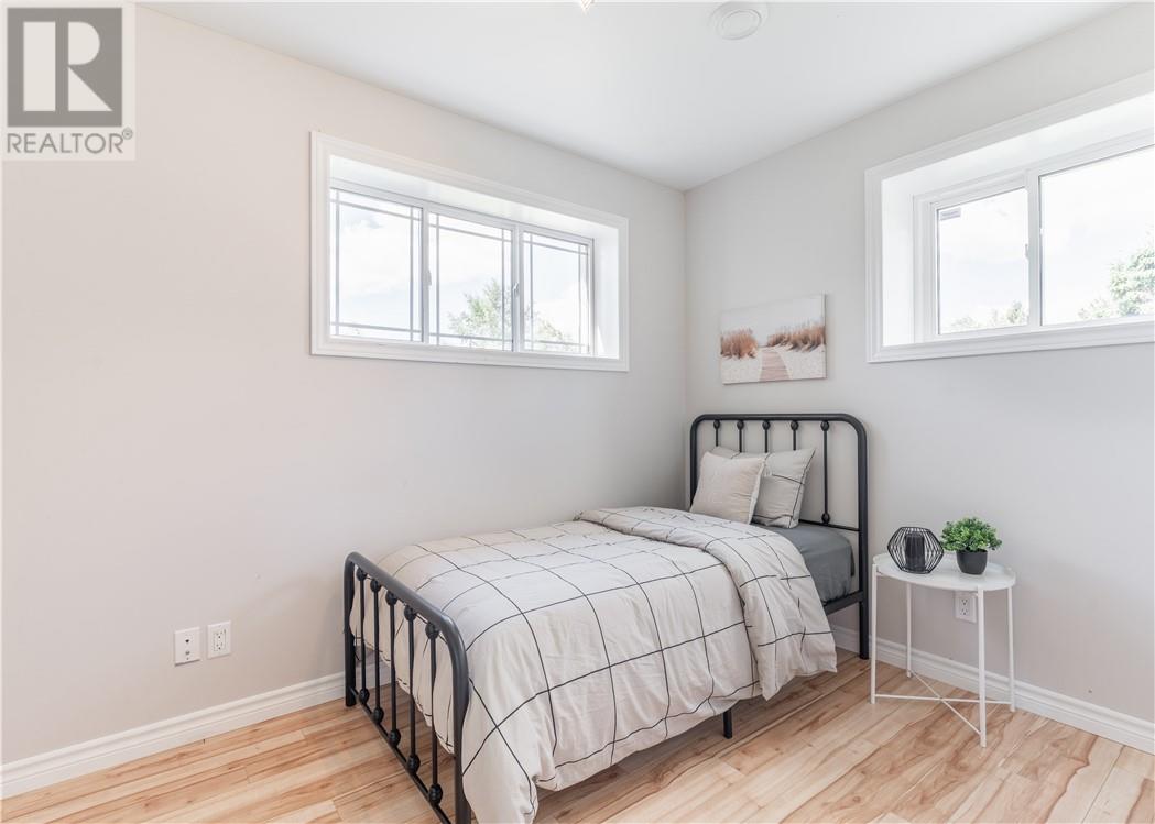 48 Seguin Street - 18