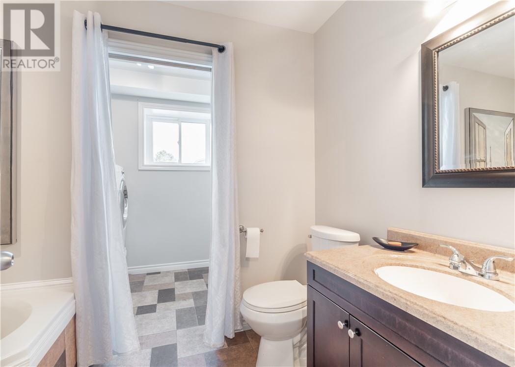 48 Seguin Street - Image 21
