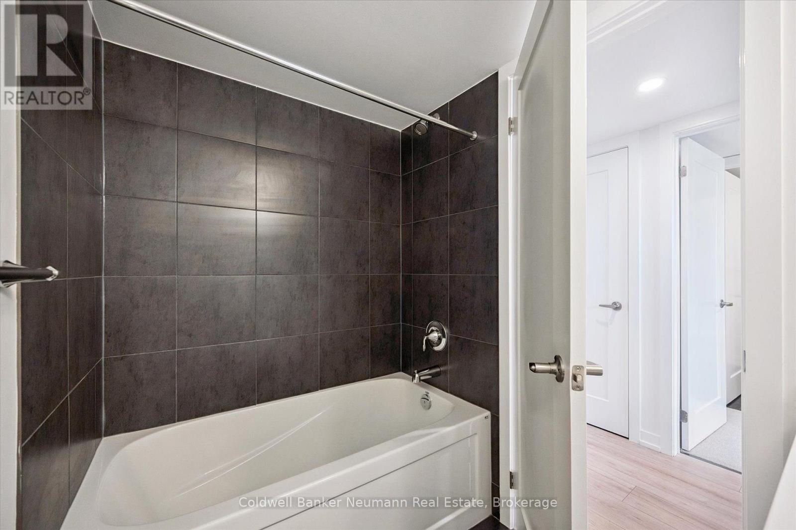 #25 940 ST DAVID STREET N - 12