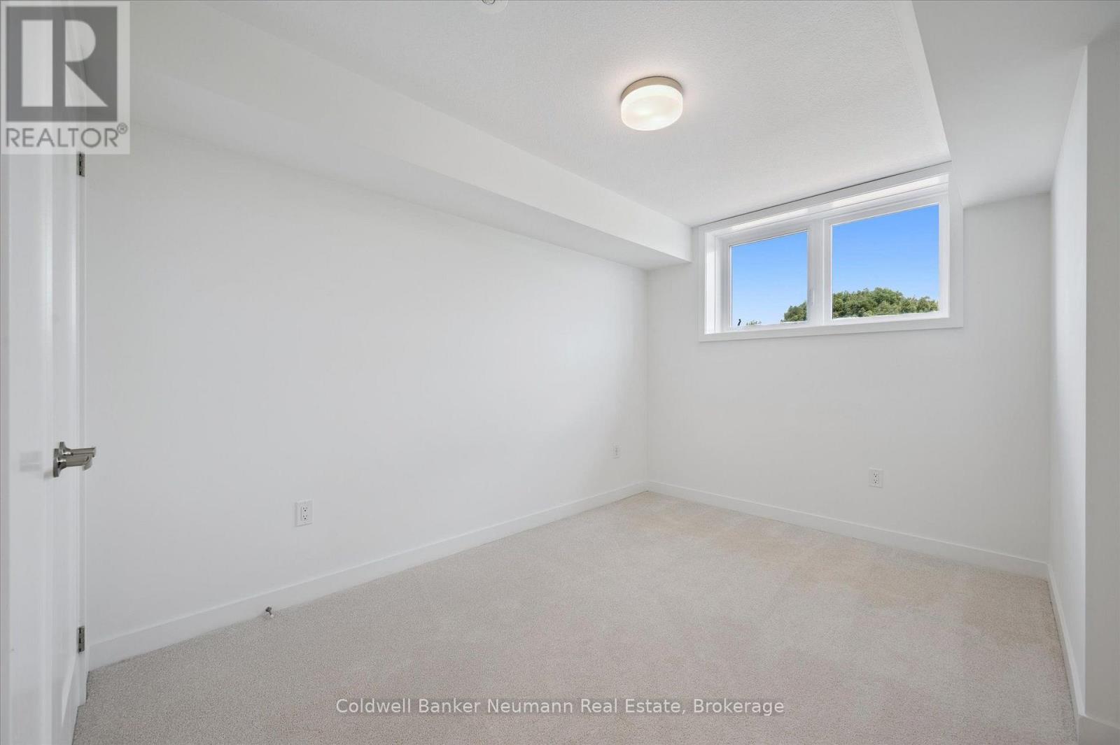 #25 940 ST DAVID STREET N - Image 13