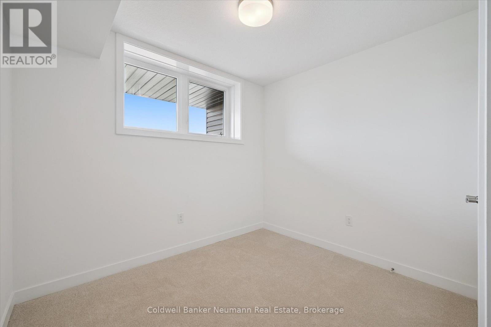 #25 940 ST DAVID STREET N - Image 9