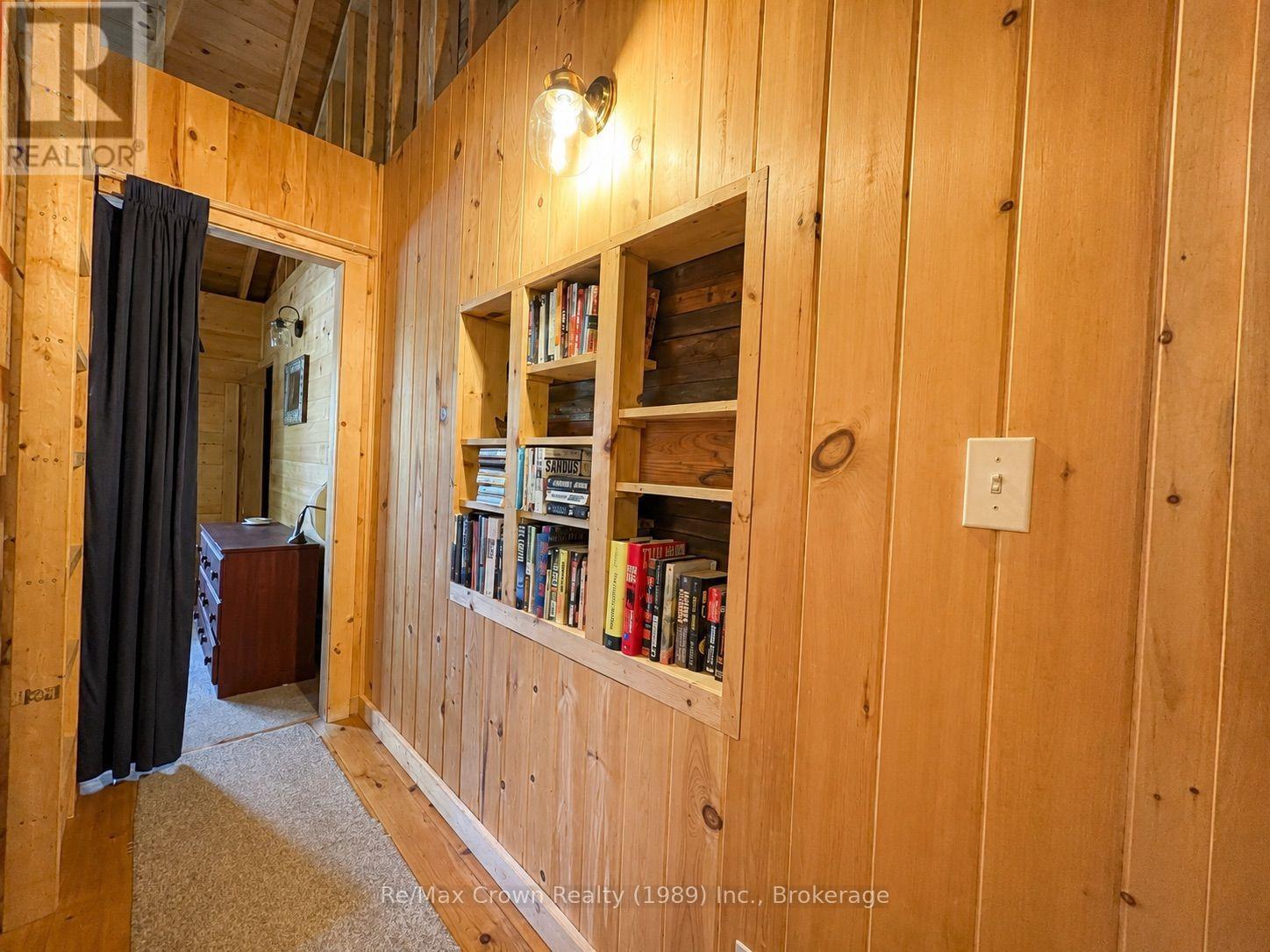 32 ARNOLD DRIVE - Image 25