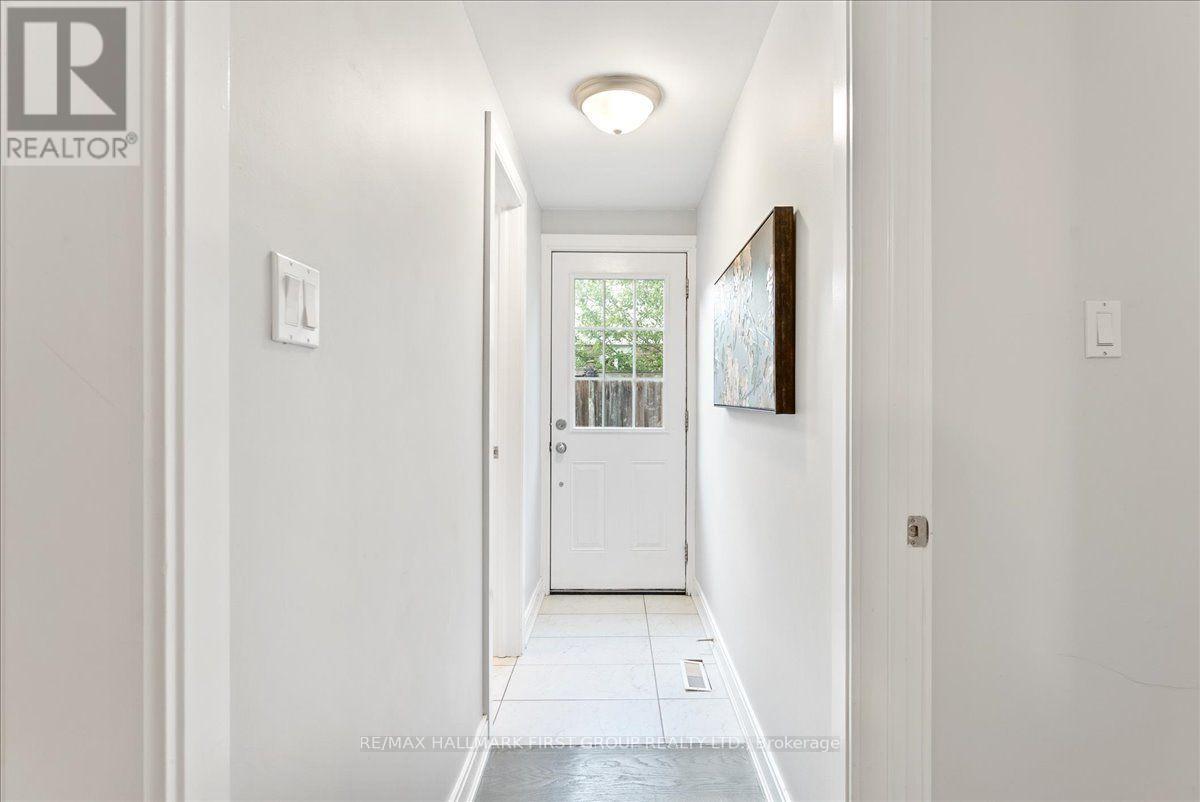 721 LEASIDE STREET - Image 18