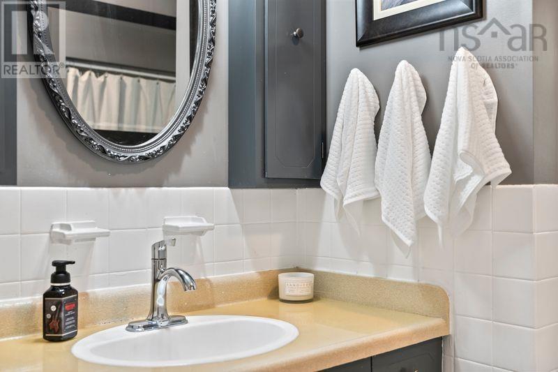 77 Fletcher Drive - 21