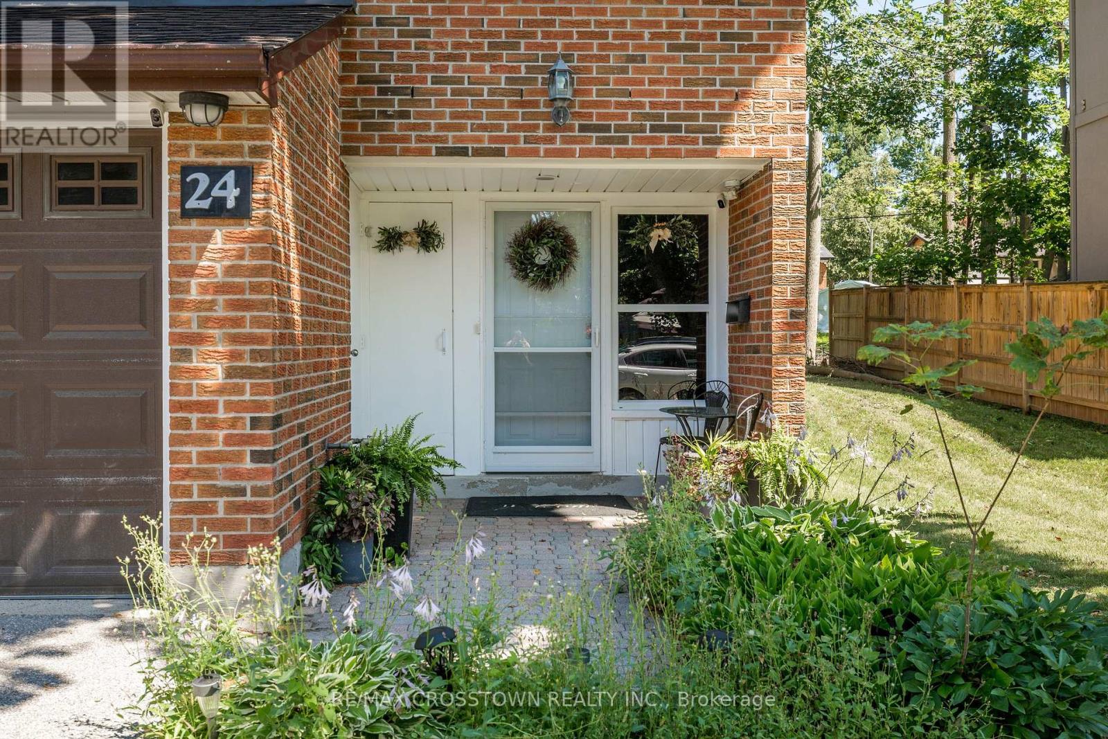 #24 360 BLAKE STREET NW - 3