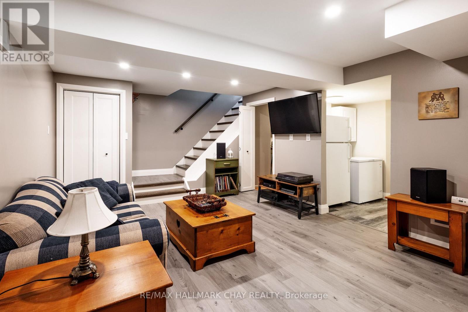 103 DAPHNE CRESCENT - Image 30