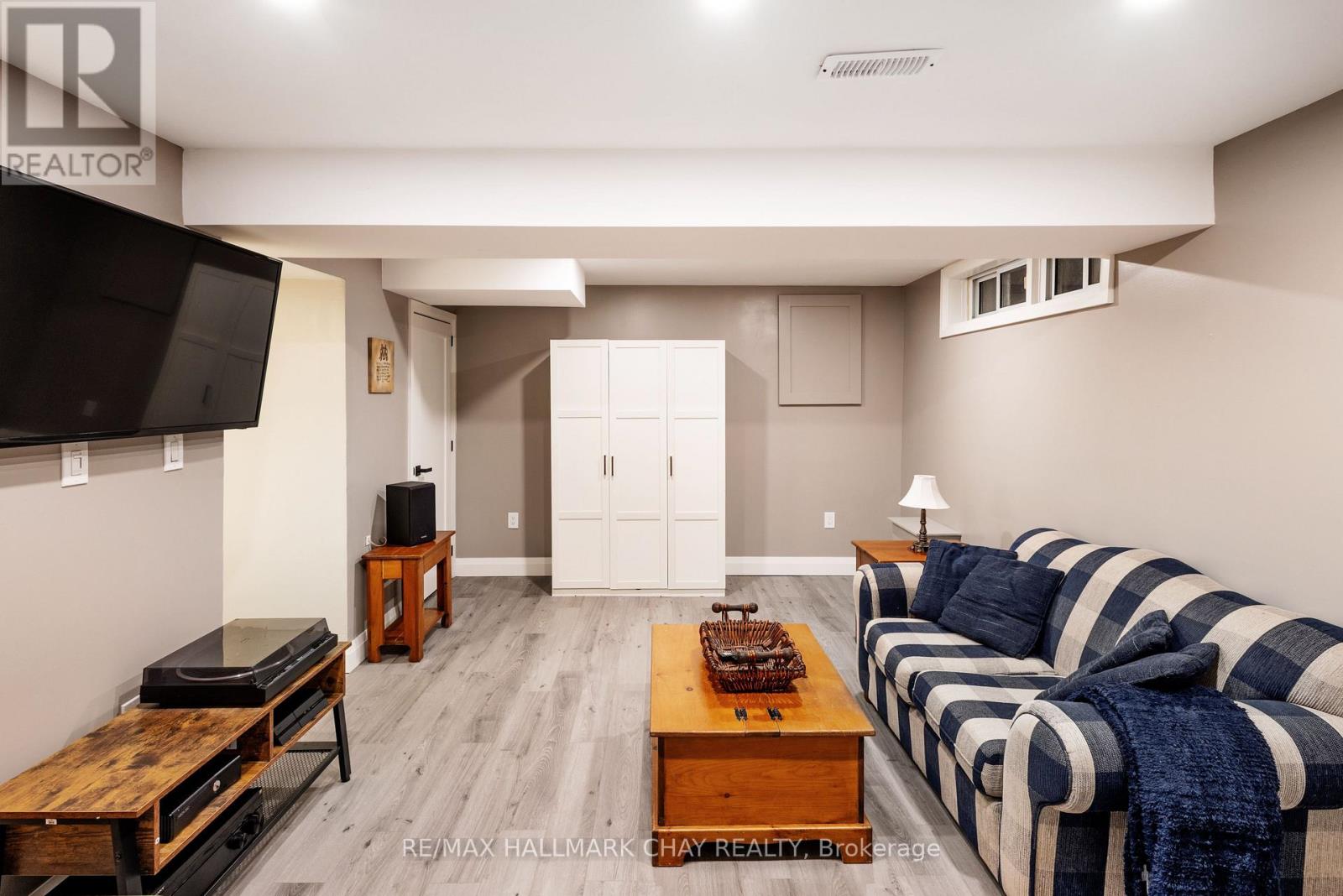 103 DAPHNE CRESCENT - Image 32